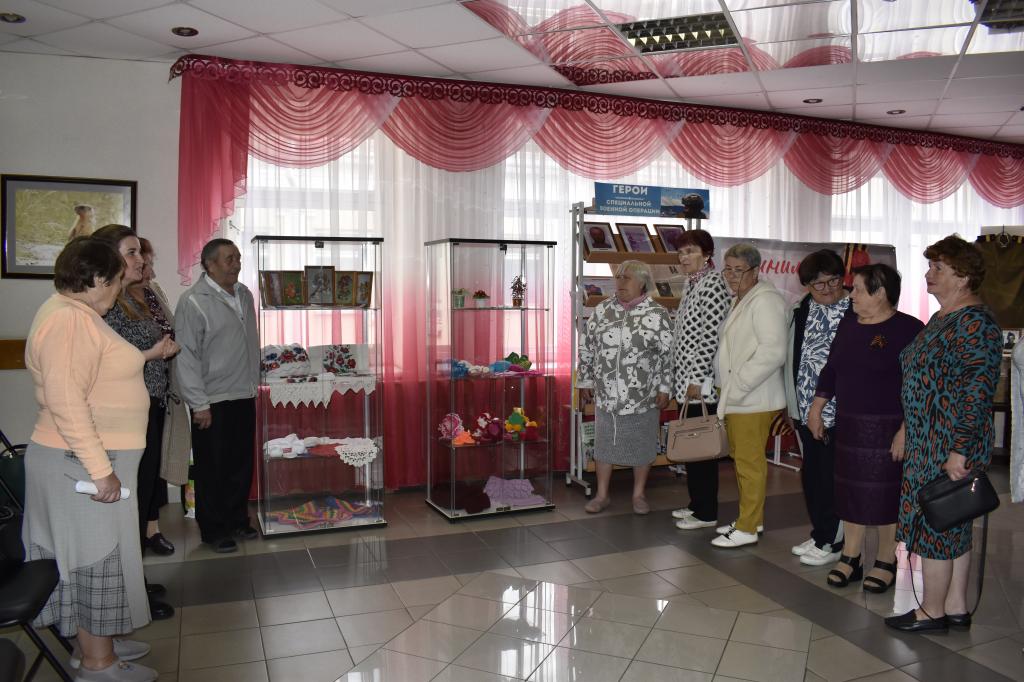 Выставка творческих работ под названием «Чудеса умелых рук»